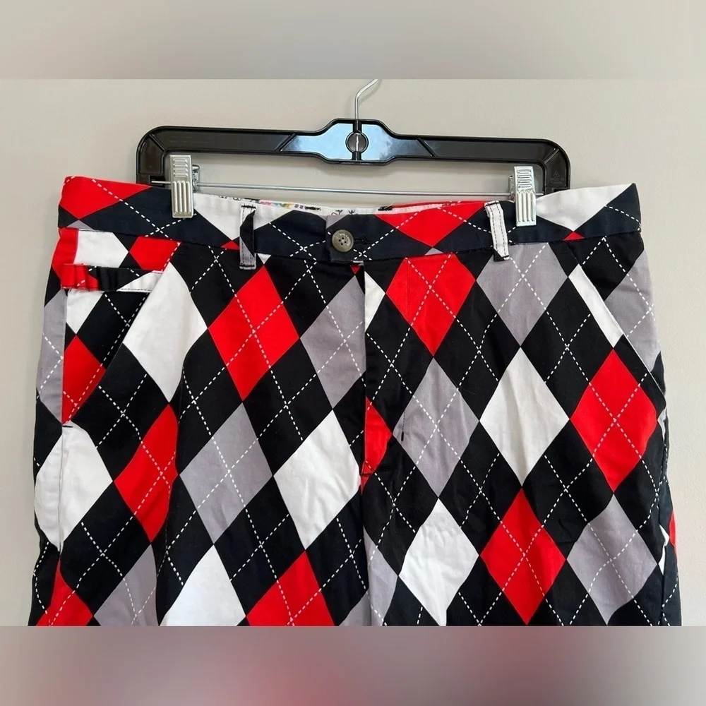 Royal & Awesome Diamonds in the Rough Golf Shorts, Red and Black, size 38